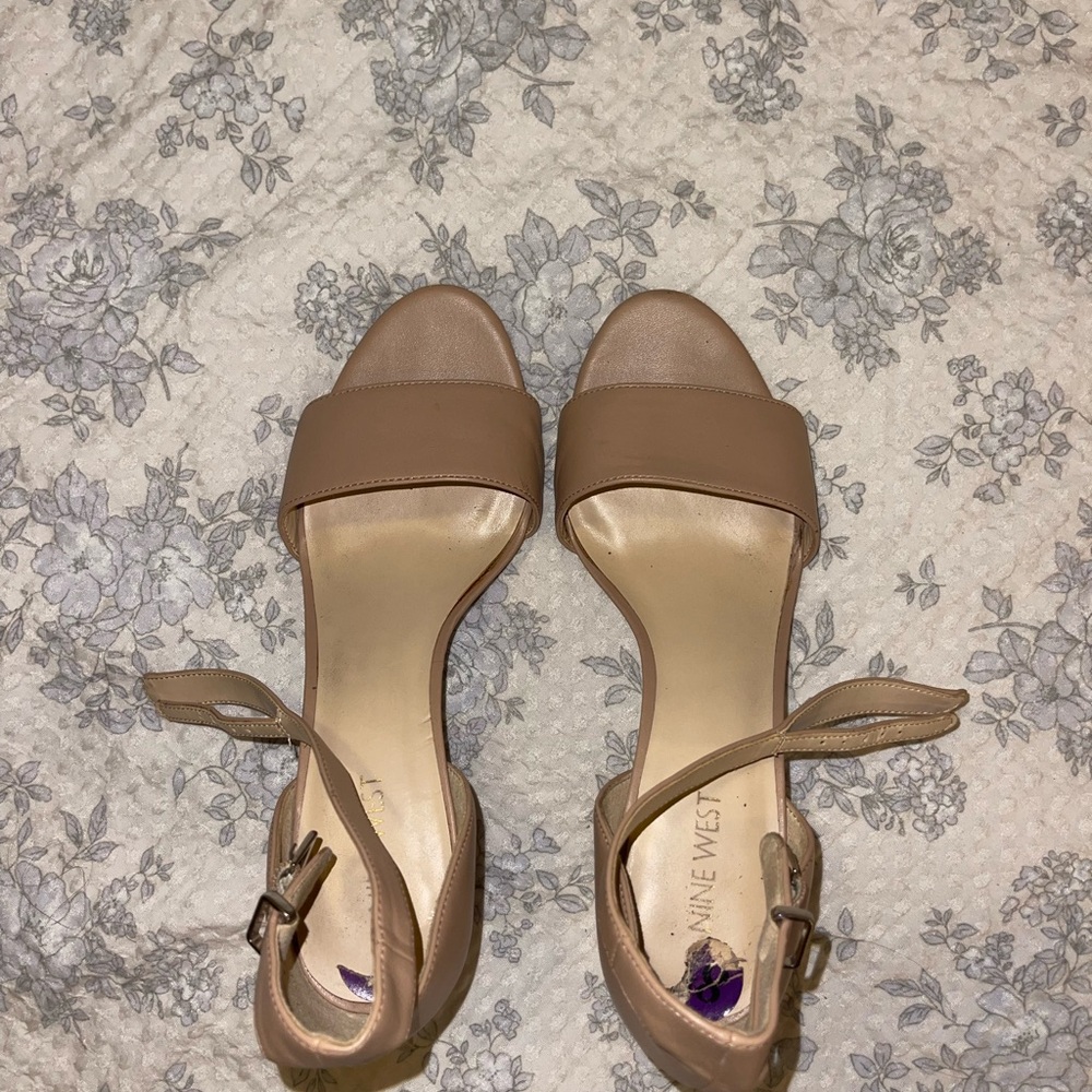 Nine West Women's nude heel